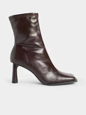 The FIX Women's Brown Square Toe Fitted Boot