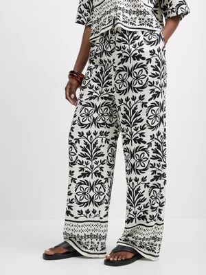 Exact Women's White & Black Floral Print Pants