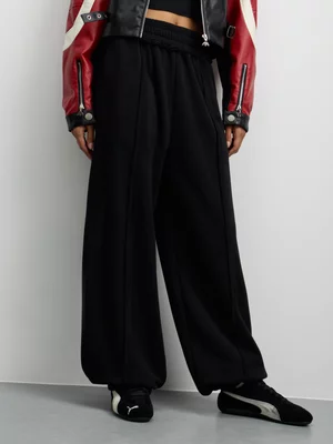 The FIX Women's Black Fleece With Exposed Seam Jogger