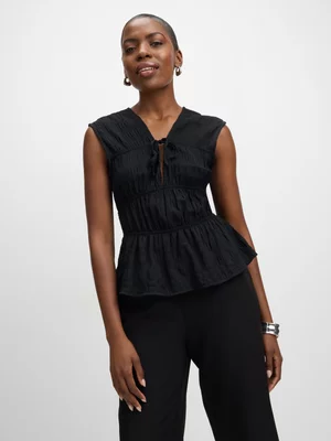 Jet Women’s Black Crinkle Knit Vest